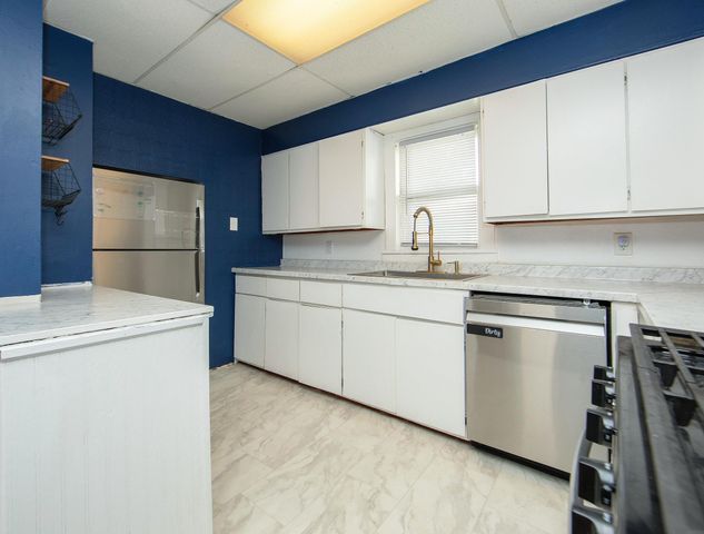 103 Summit, Waterloo, IA 50701