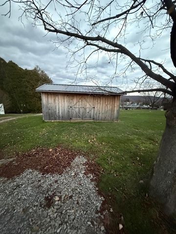 133 Summit Ave, W Kittanning Boro, PA 16201