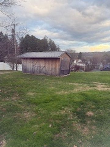 133 Summit Ave, W Kittanning Boro, PA 16201