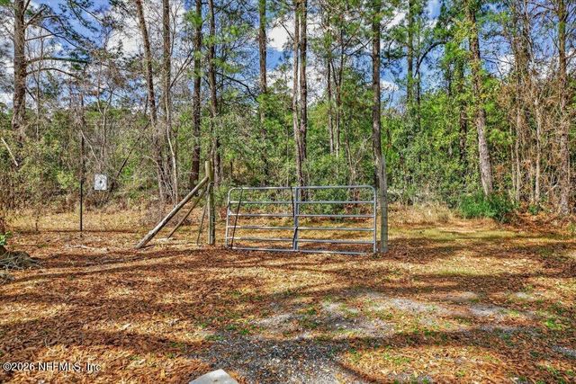 447689 US HIGHWAY 301, Callahan, FL 32011