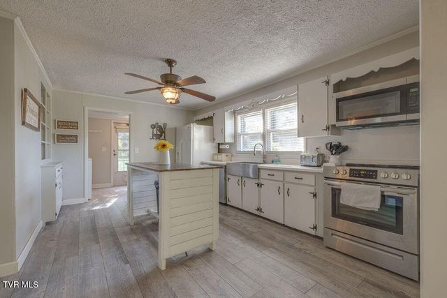 1439 Riverview Drive, Elizabethton, TN 37643