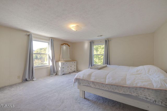 1439 Riverview Drive, Elizabethton, TN 37643