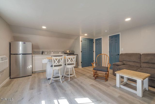 1439 Riverview Drive, Elizabethton, TN 37643