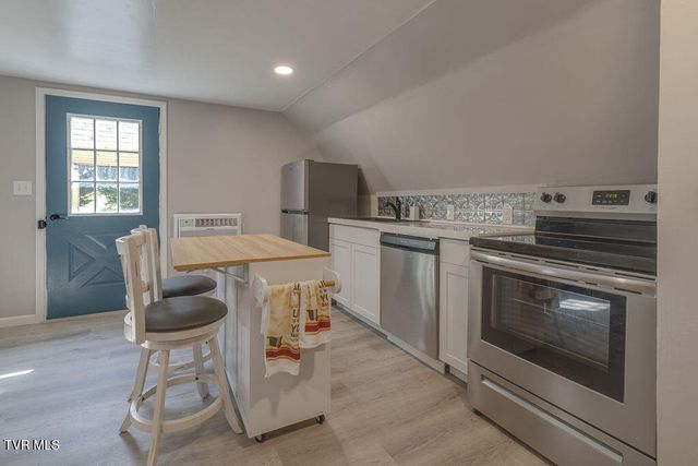 1439 Riverview Drive, Elizabethton, TN 37643