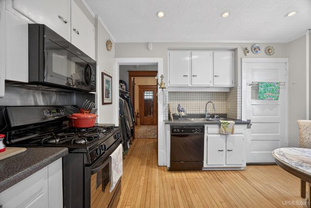 304 Harris Avenue, Hancock, MI 49930