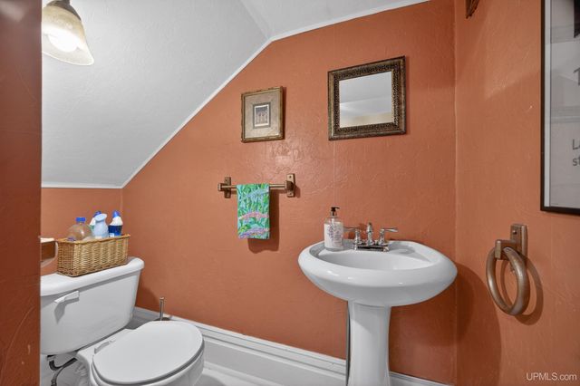 304 Harris Avenue, Hancock, MI 49930