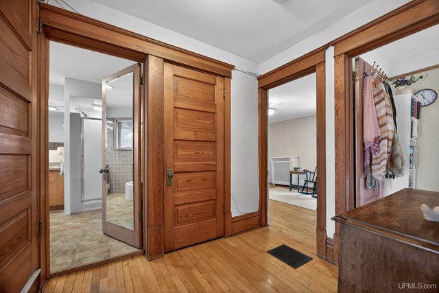 304 Harris Avenue, Hancock, MI 49930