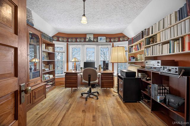 304 Harris Avenue, Hancock, MI 49930