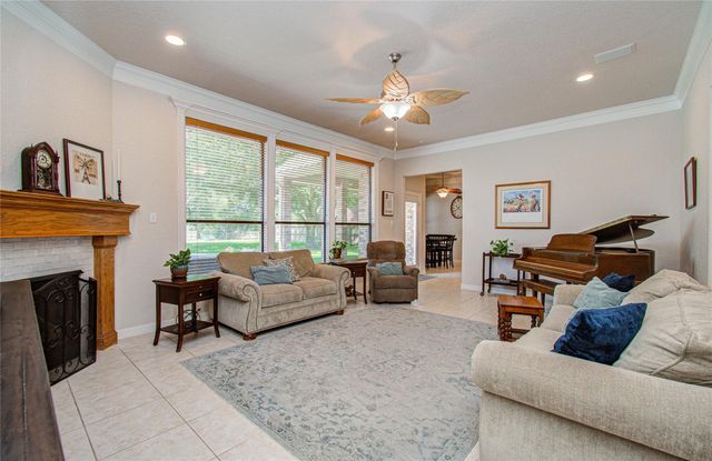 805 Enchanted Oaks Drive, Angleton, TX 77515