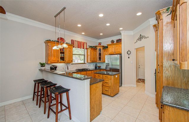 805 Enchanted Oaks Drive, Angleton, TX 77515