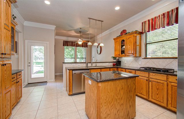 805 Enchanted Oaks Drive, Angleton, TX 77515