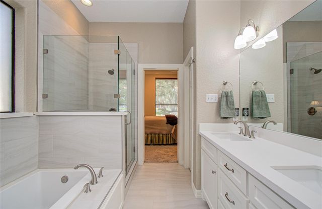 805 Enchanted Oaks Drive, Angleton, TX 77515