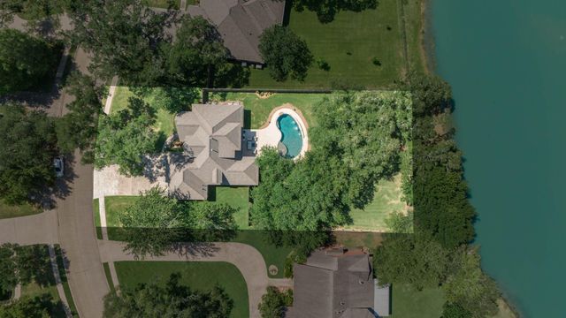 805 Enchanted Oaks Drive, Angleton, TX 77515