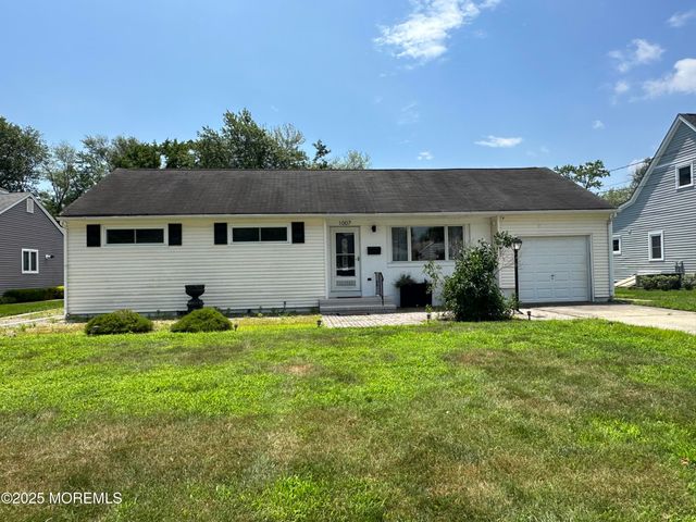 1007 Shore Road, Spring Lake Heights, NJ 07762