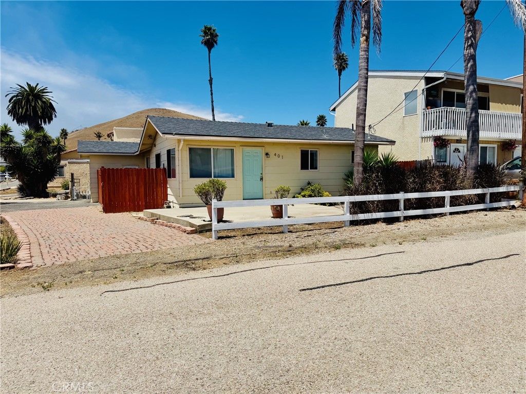 Image 2 of property listing at 401 Tahiti, Morro Bay, CA 93442