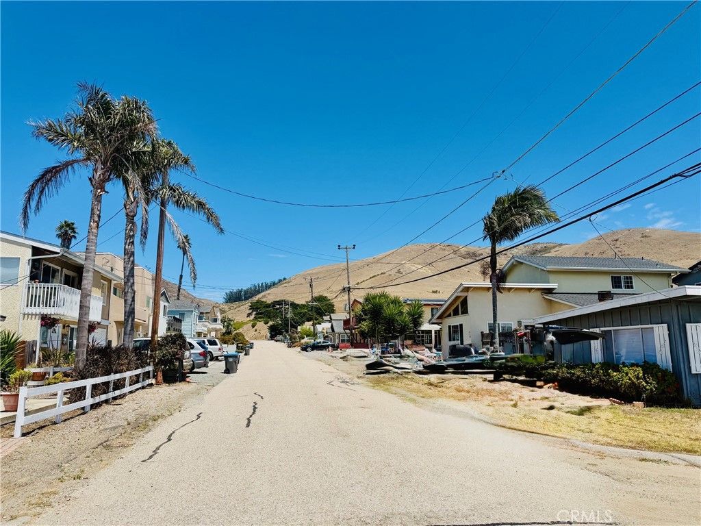 Image 4 of property listing at 401 Tahiti, Morro Bay, CA 93442