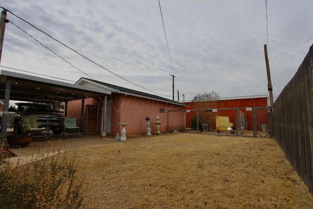 1515 Dalhart Street, Wellington, TX 79095