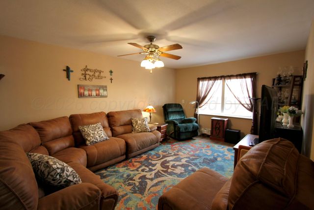 1515 Dalhart Street, Wellington, TX 79095