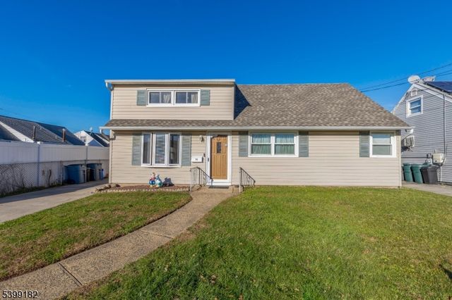 98 Wortylko St, Carteret Boro, NJ 07008