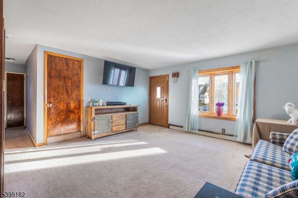 98 Wortylko St, Carteret Boro, NJ 07008