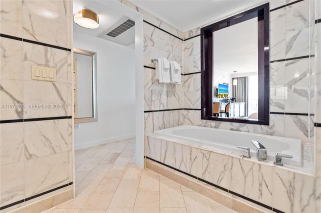 4391 Collins Ave 412, Miami Beach, FL 33140