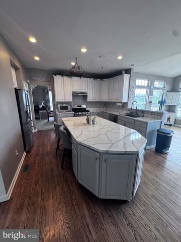 407 WINDING LN, Chalfont, PA 18914