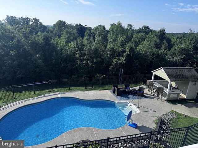 407 WINDING LN, Chalfont, PA 18914