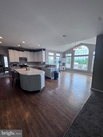 407 WINDING LN, Chalfont, PA 18914