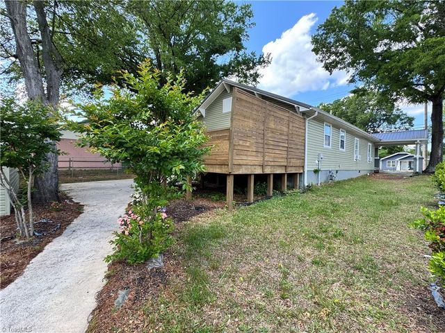 2012 E Green Drive, High Point, NC 27260