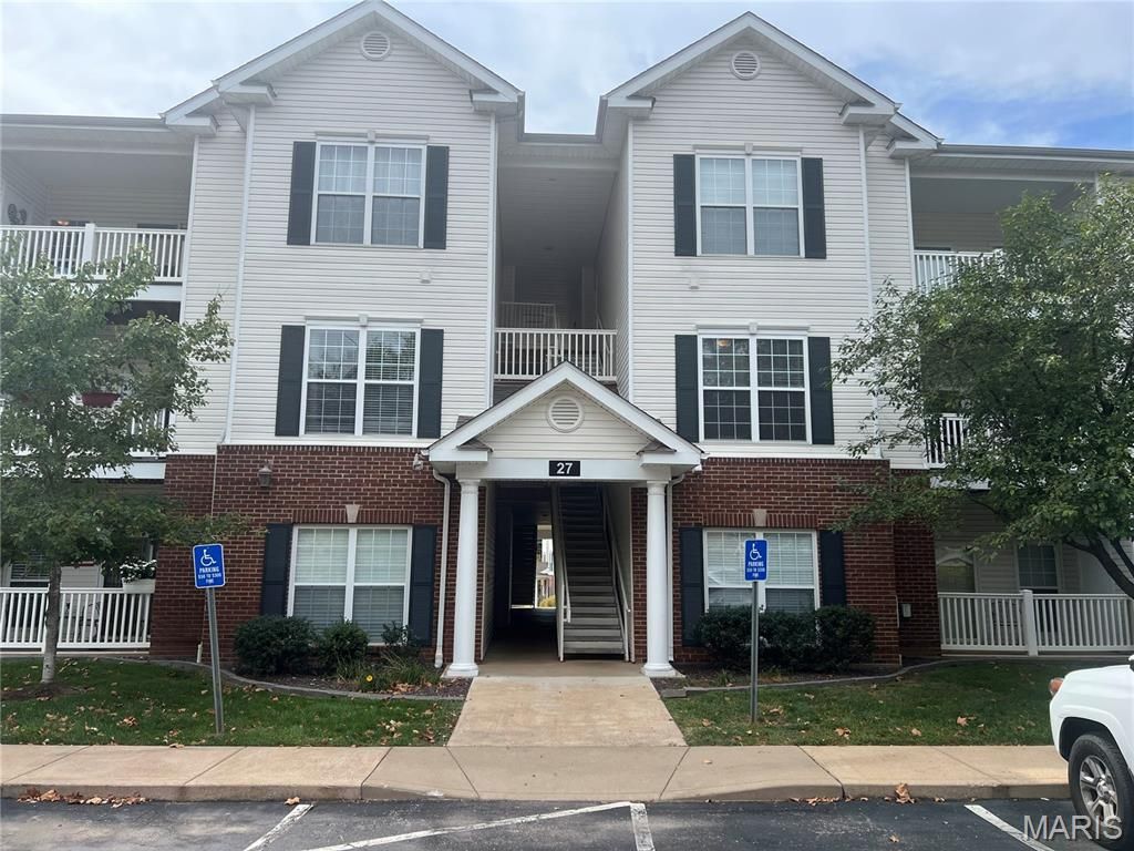 27 Kassebaum Lane 101, Mehlville, MO 63129