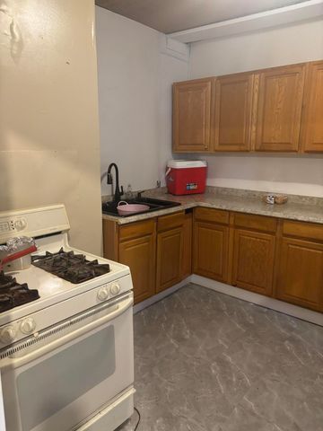90 North Avenue, Highland Park City, MI 48203