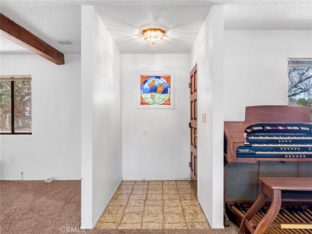 7485 Glider Avenue, Hesperia, CA 92345