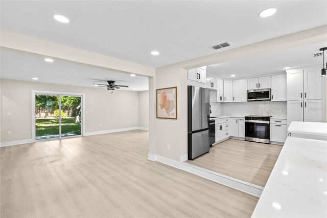 1104 S LOIS AVENUE, Tampa, FL 33629