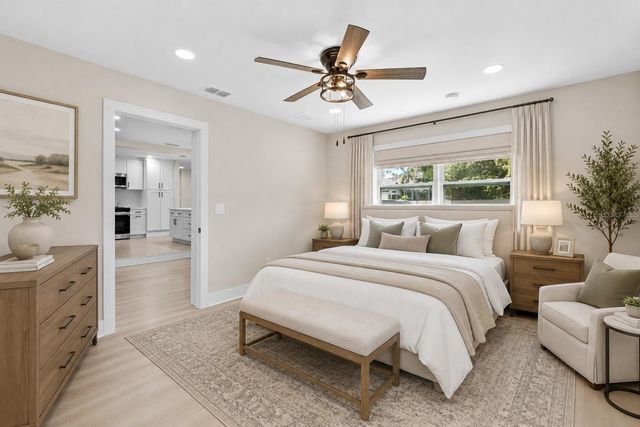 1104 S LOIS AVENUE, Tampa, FL 33629