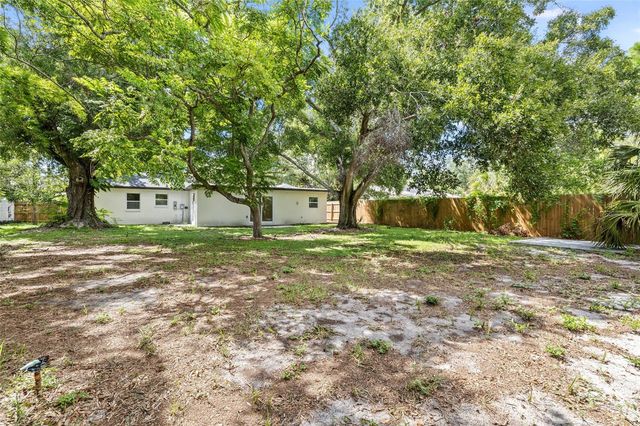 1104 S LOIS AVENUE, Tampa, FL 33629