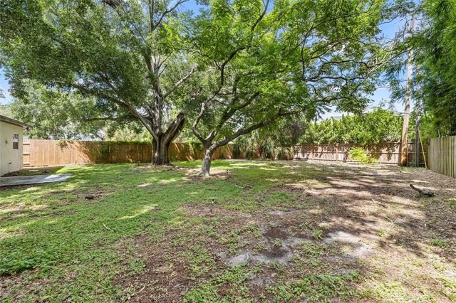 1104 S LOIS AVENUE, Tampa, FL 33629
