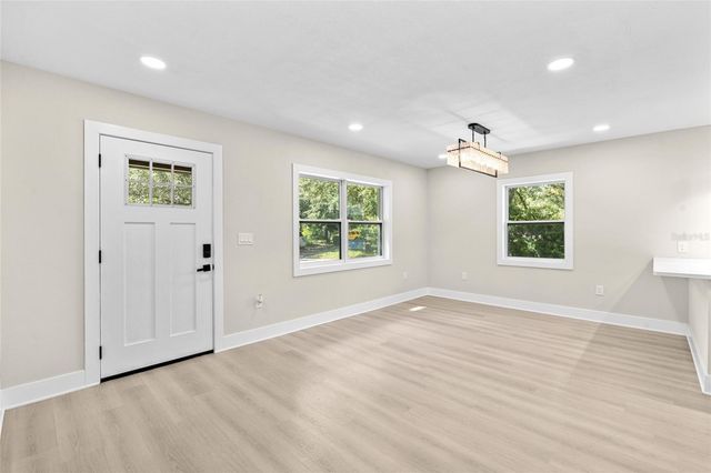1104 S LOIS AVENUE, Tampa, FL 33629