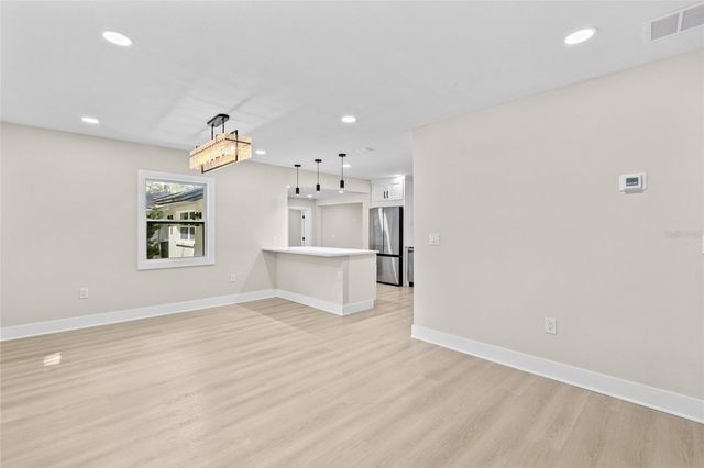 1104 S LOIS AVENUE, Tampa, FL 33629