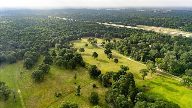 000 Seven Sisters Dr, New Caney, TX 77357