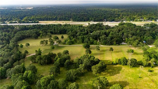 000 Seven Sisters Dr, New Caney, TX 77357
