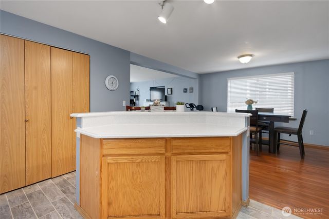 704 29th Avenue SE, Puyallup, WA 98374