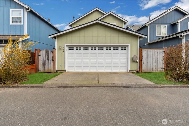 704 29th Avenue SE, Puyallup, WA 98374