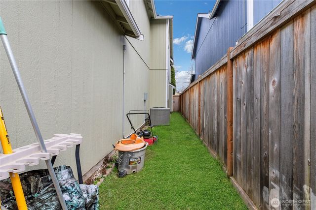 704 29th Avenue SE, Puyallup, WA 98374