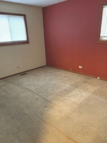 2347 S 17 Avenue, Broadview, IL 60155