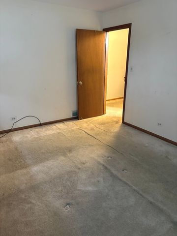 2347 S 17 Avenue, Broadview, IL 60155