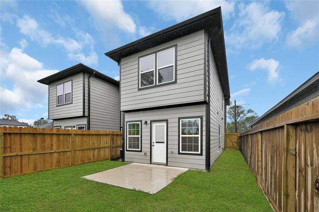 7415 Hezekiah Ln B, Houston, TX 77088