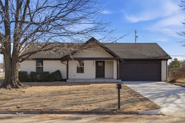 10318 E 116th Street N, Owasso, OK 74021
