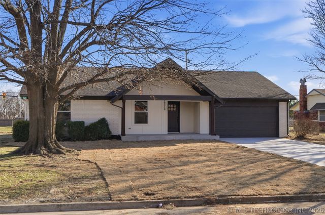 10318 E 116th Street N, Owasso, OK 74021