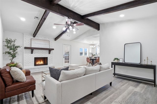 10318 E 116th Street N, Owasso, OK 74021