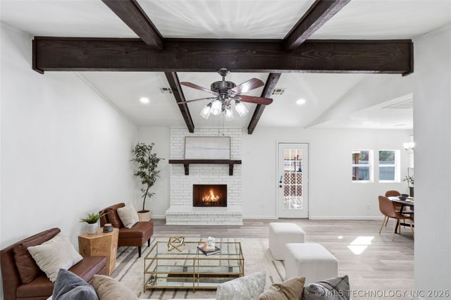 10318 E 116th Street N, Owasso, OK 74021